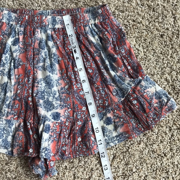 LUSH | Ruffle Shorts - Picture 5 of 7